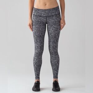 Lululemon Wunder Under Low-Rise Tight 28” – Formation Alpine White Black Size 4